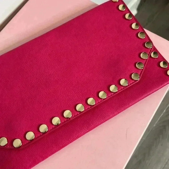 Pink Faux Leather Clutch Bag with Chain Strap - Picture 4 of 8